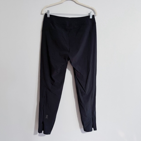 On Running - Black Lightweight Pants - Picture 6 of 7